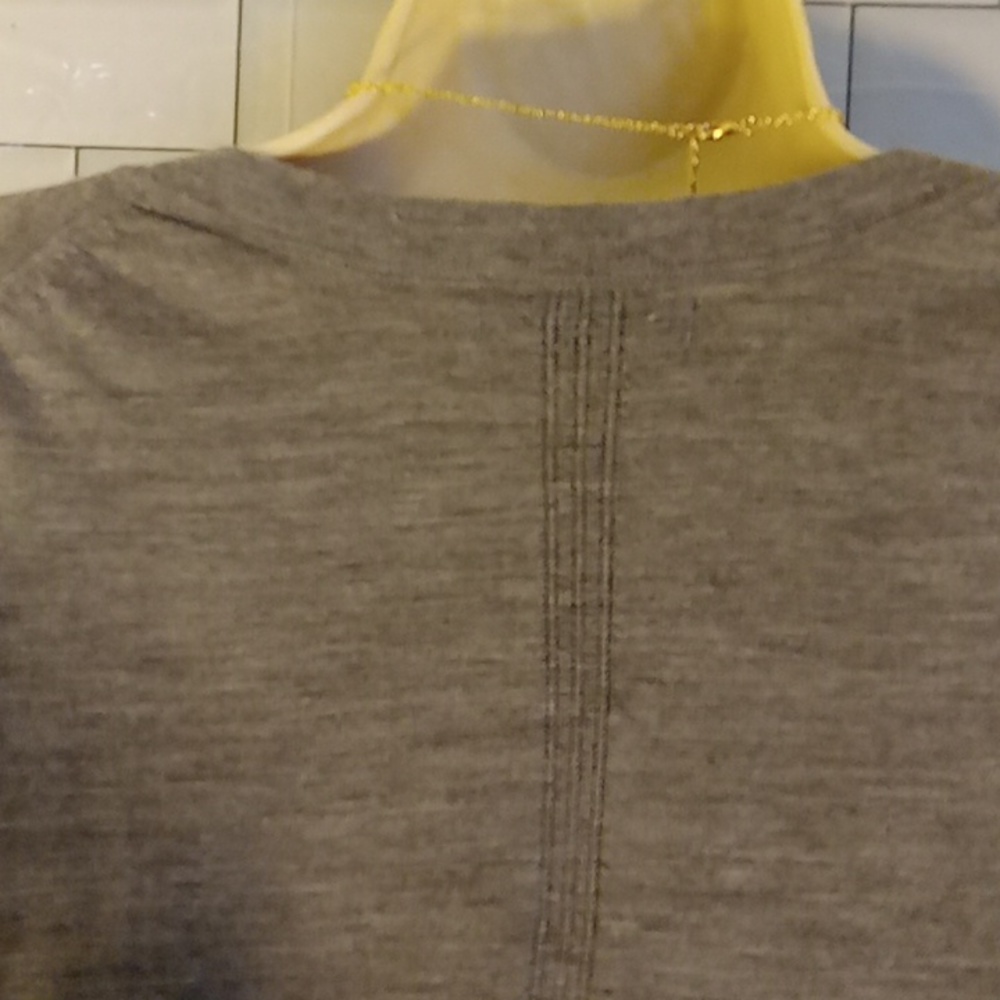 Banana Republic gray merino wool sweater Size Medium - Picture 8 of 8